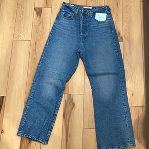 Levi Ribcage Crop Boot Jeans (size 30)